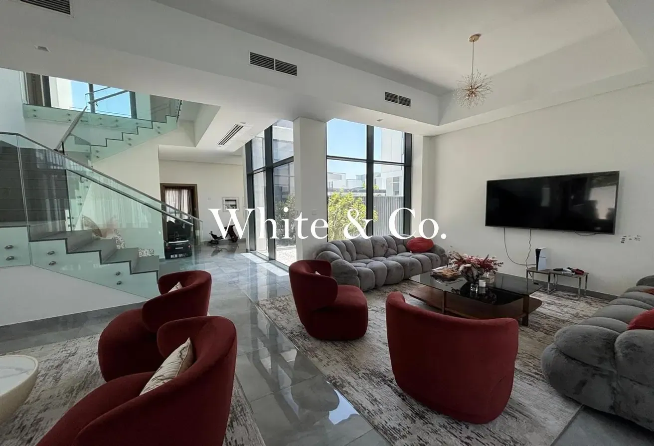 Single Row | Unfurnished | Private Pool