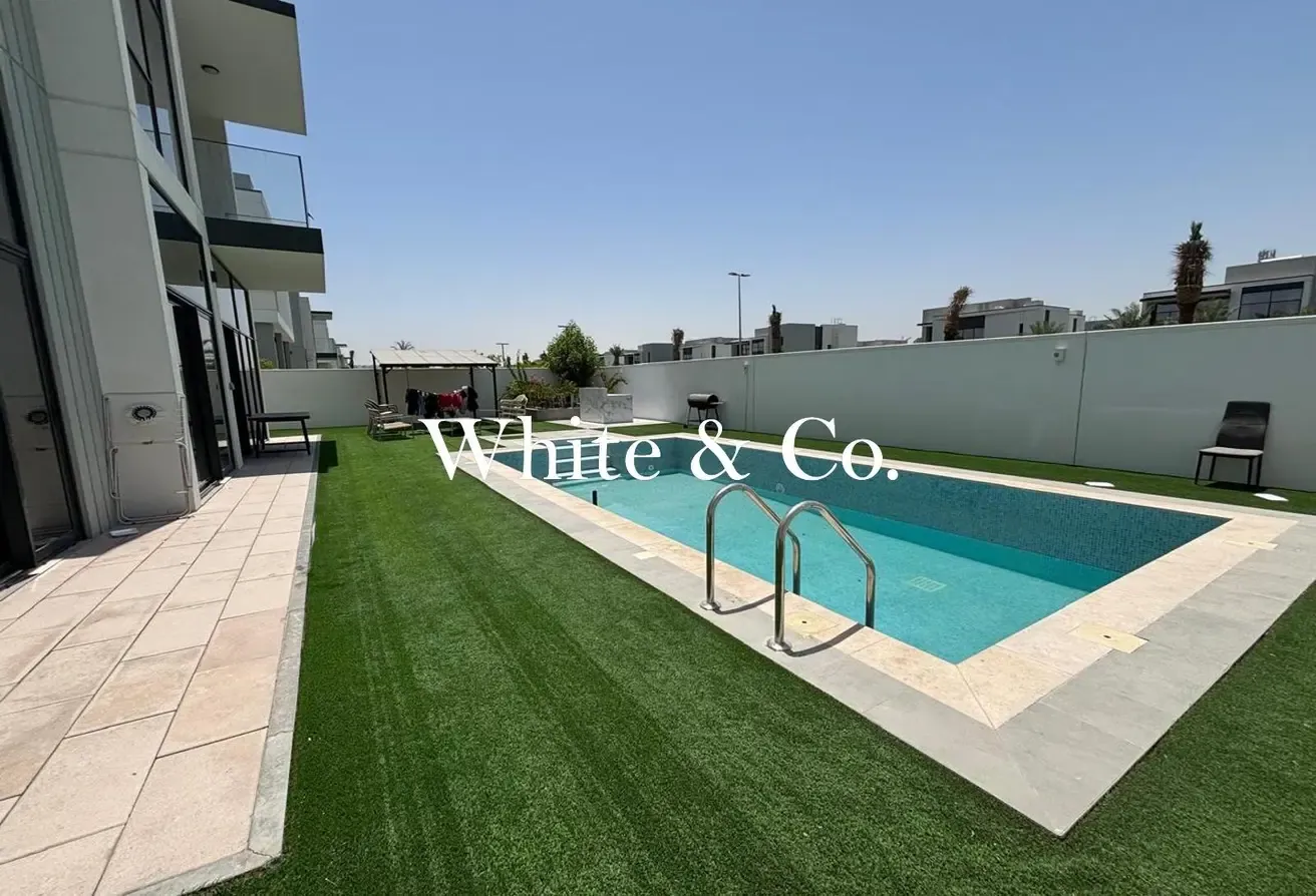Single Row | Unfurnished | Private Pool