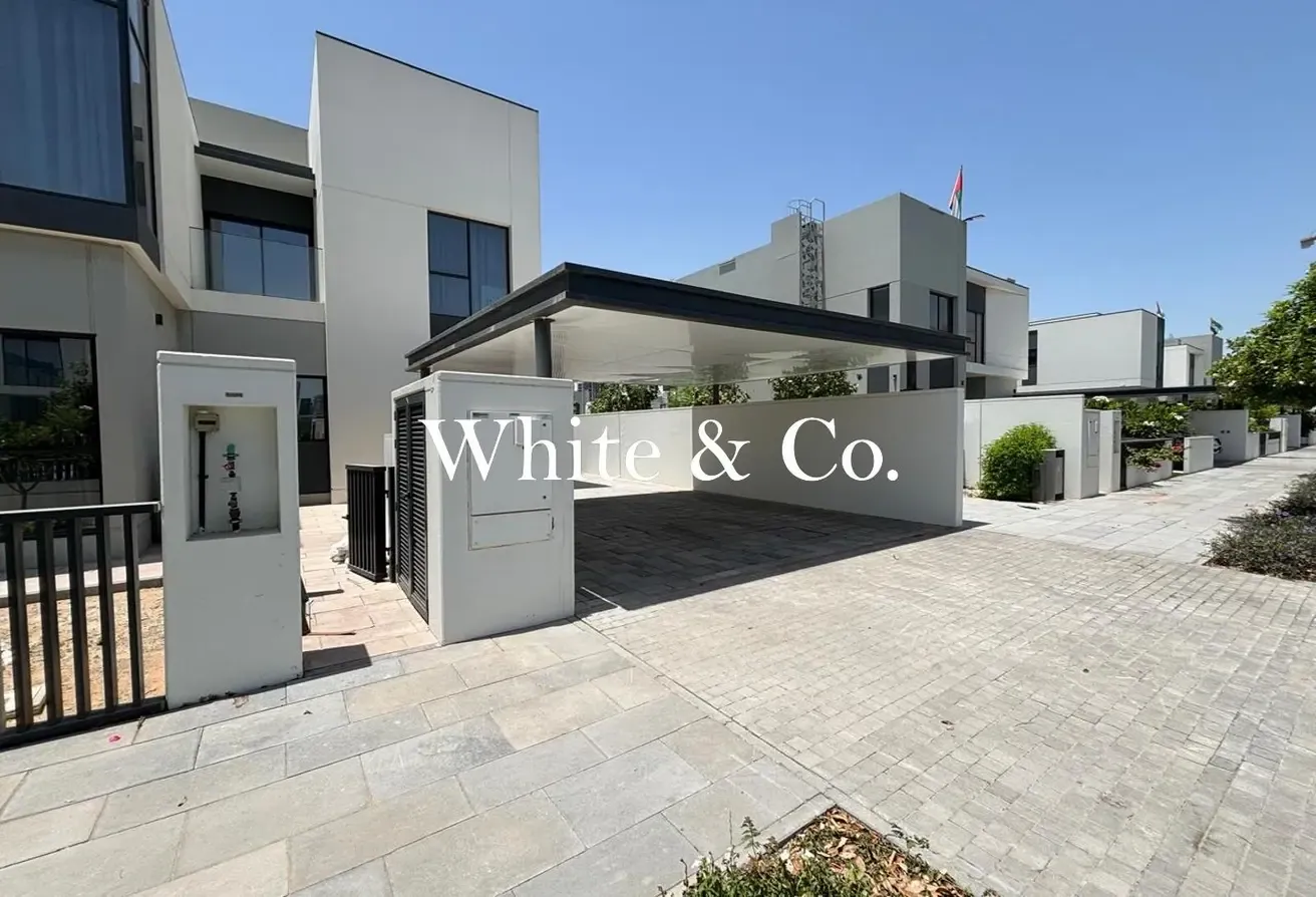 Single Row | Unfurnished | Private Pool