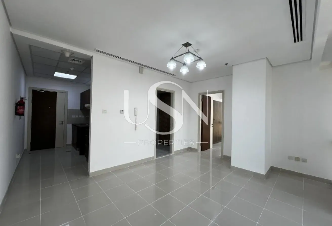 1 Month Free | Vacant  | Unfurnished 1 Bedroom