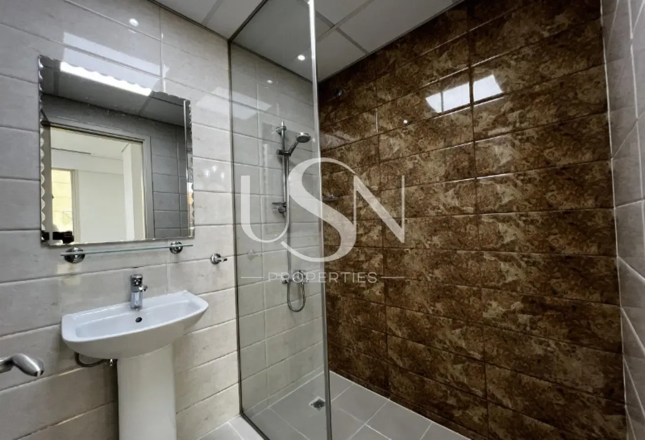1 Month Free | Vacant  | Unfurnished 1 Bedroom