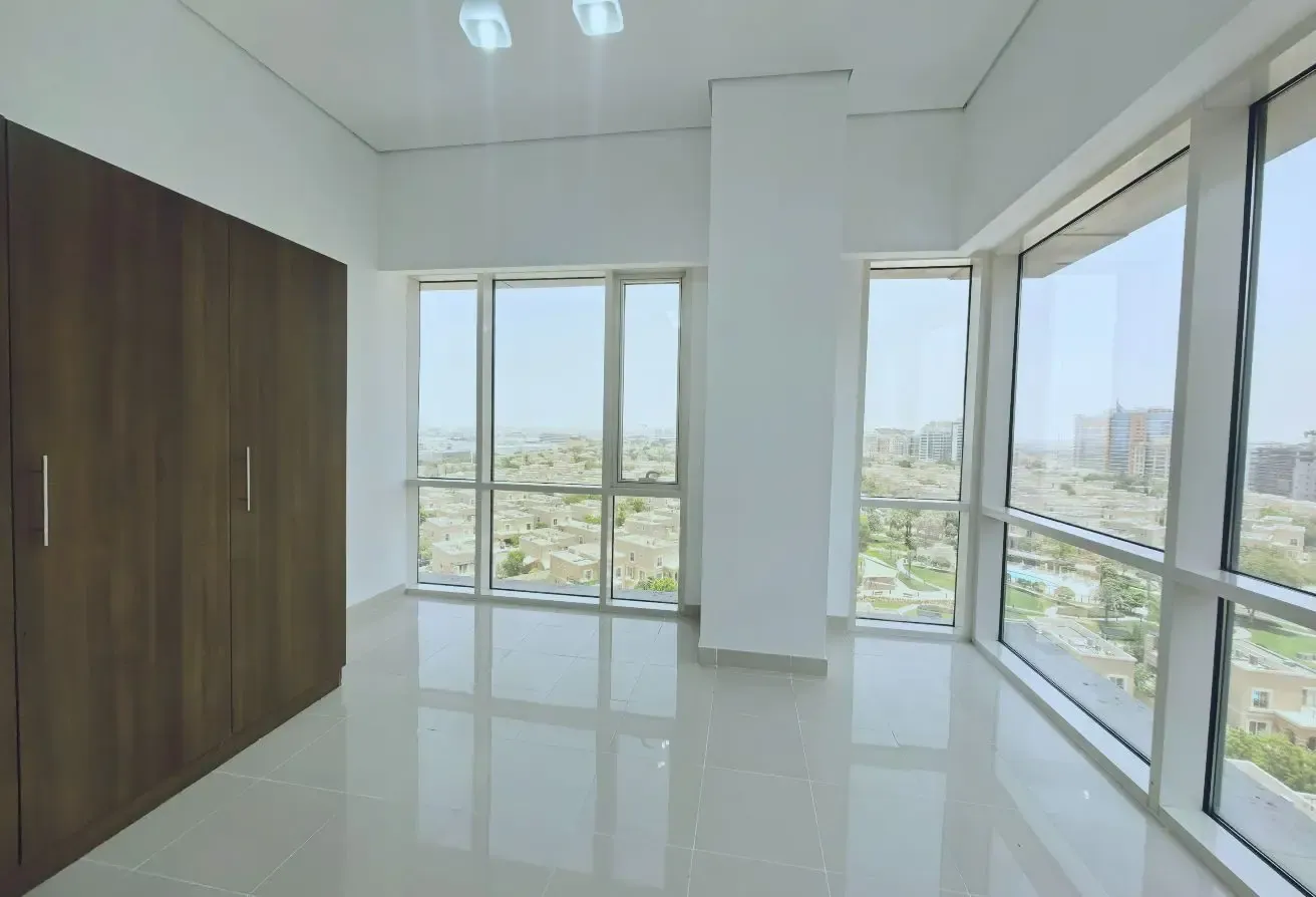 Spacious 1 Bhk || Huge Sizes || Community Views.