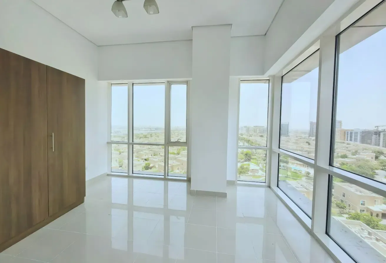 Spacious 1 Bhk || Huge Sizes || Community Views.