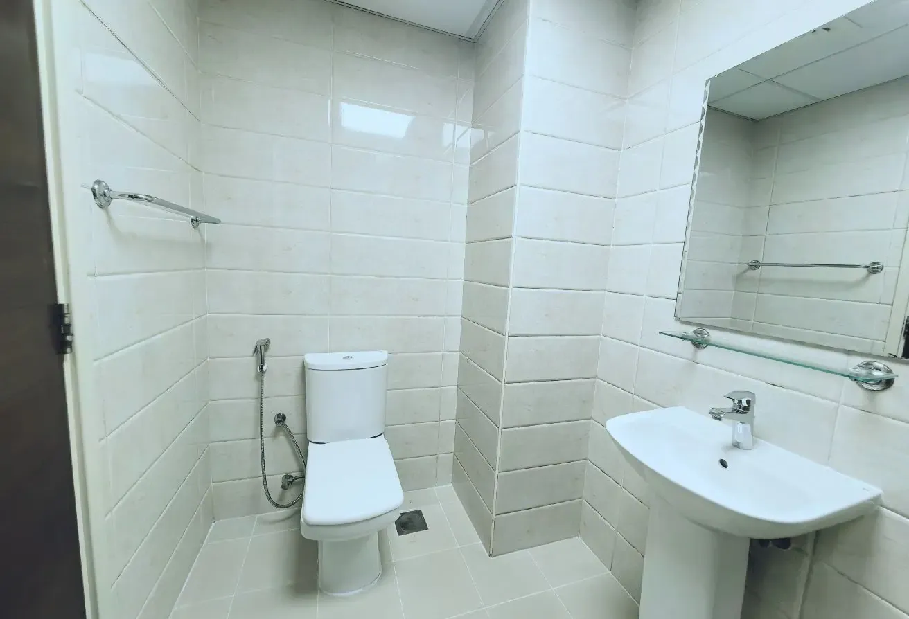 Spacious 1 Bhk || Huge Sizes || Community Views.