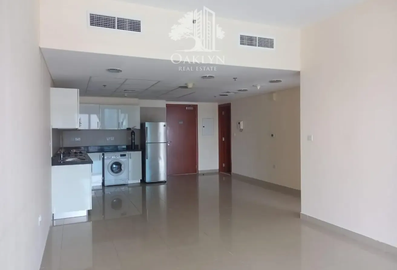 Large Layout | 1BR + Maid' Room | Mid High Floor