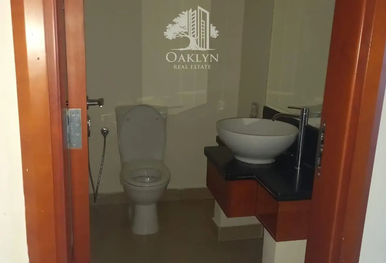 Large Layout | 1BR + Maid' Room | Mid High Floor