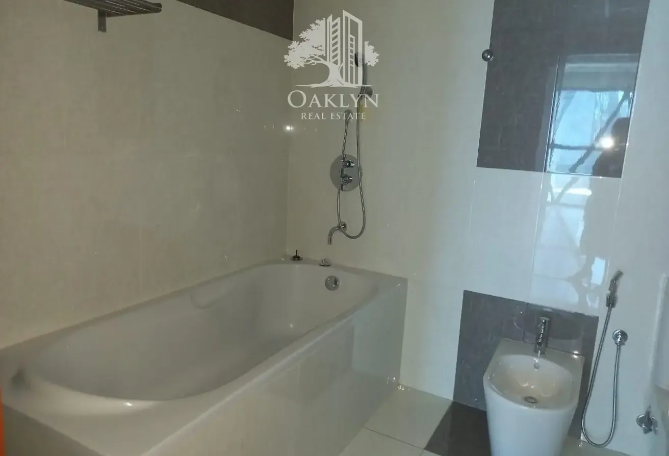 Large Layout | 1BR + Maid' Room | Mid High Floor