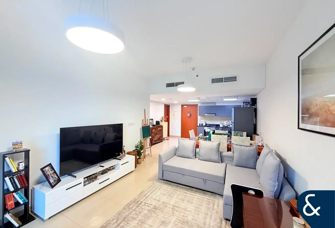 1 Bedroom | Furnished | Large Layout