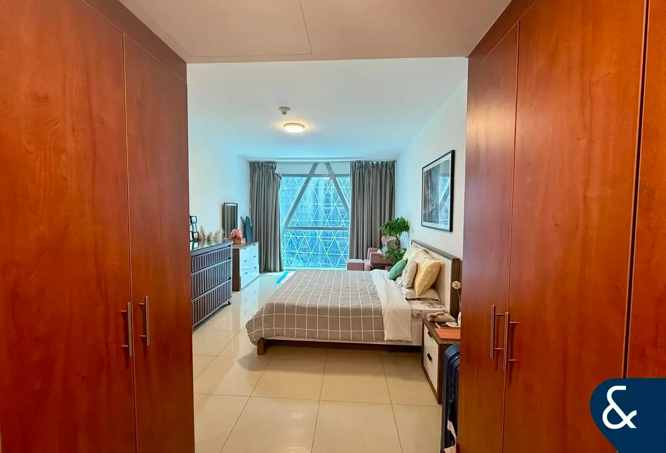 1 Bedroom | Furnished | Large Layout