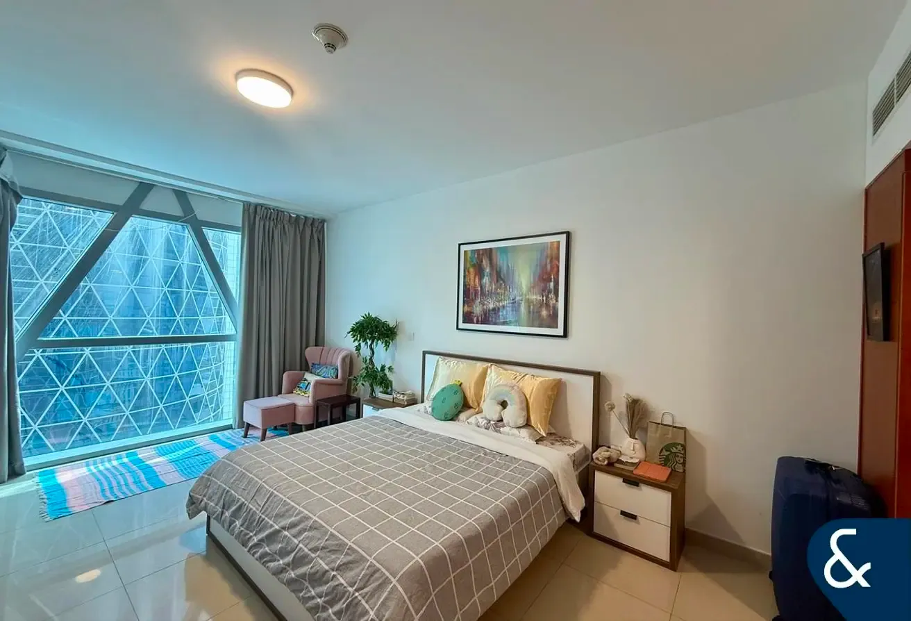 1 Bedroom | Furnished | Large Layout
