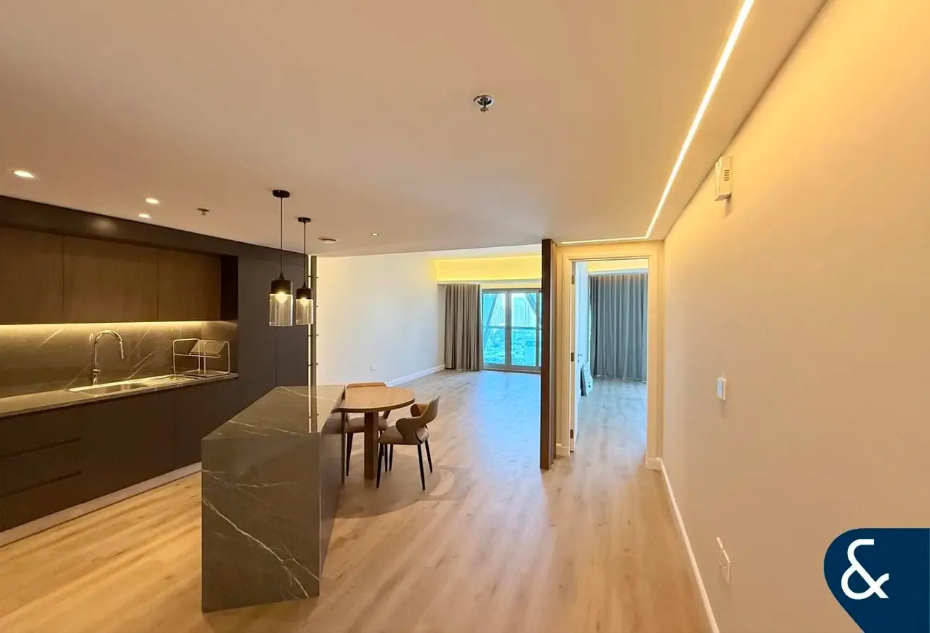 Beautifully Upgraded | Vacant Now | Balcony