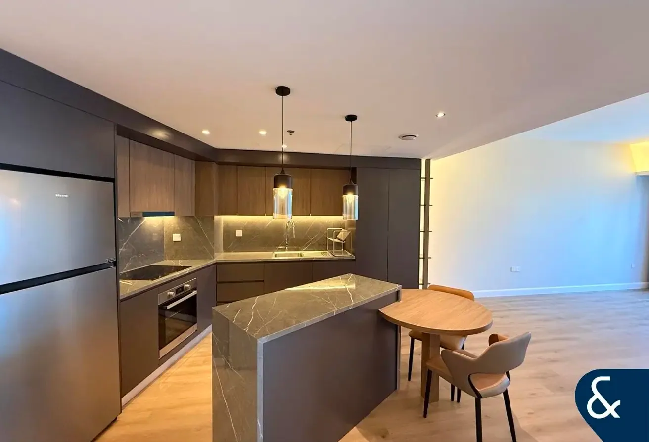 Beautifully Upgraded | Vacant Now | Balcony