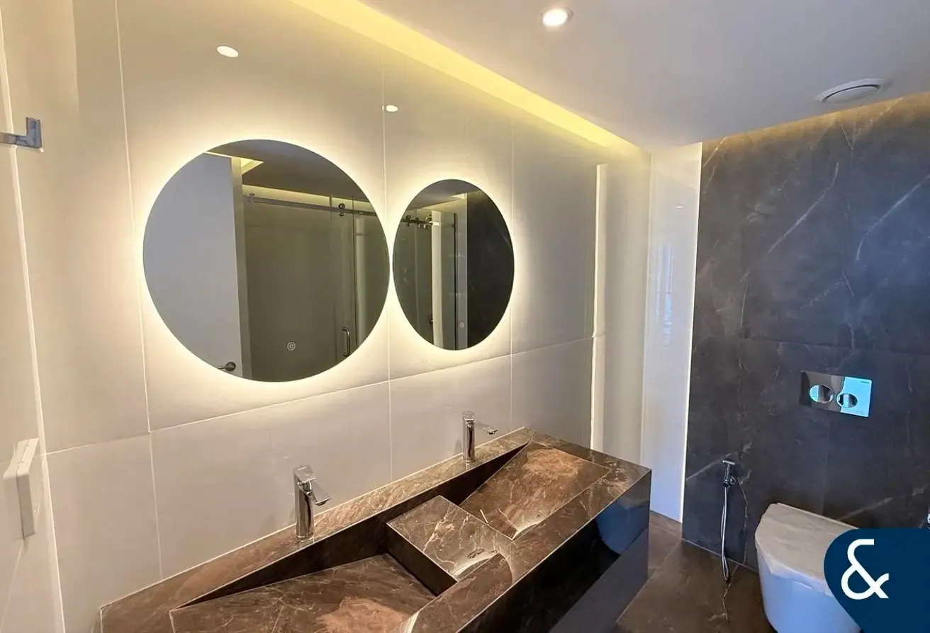 Beautifully Upgraded | Vacant Now | Balcony