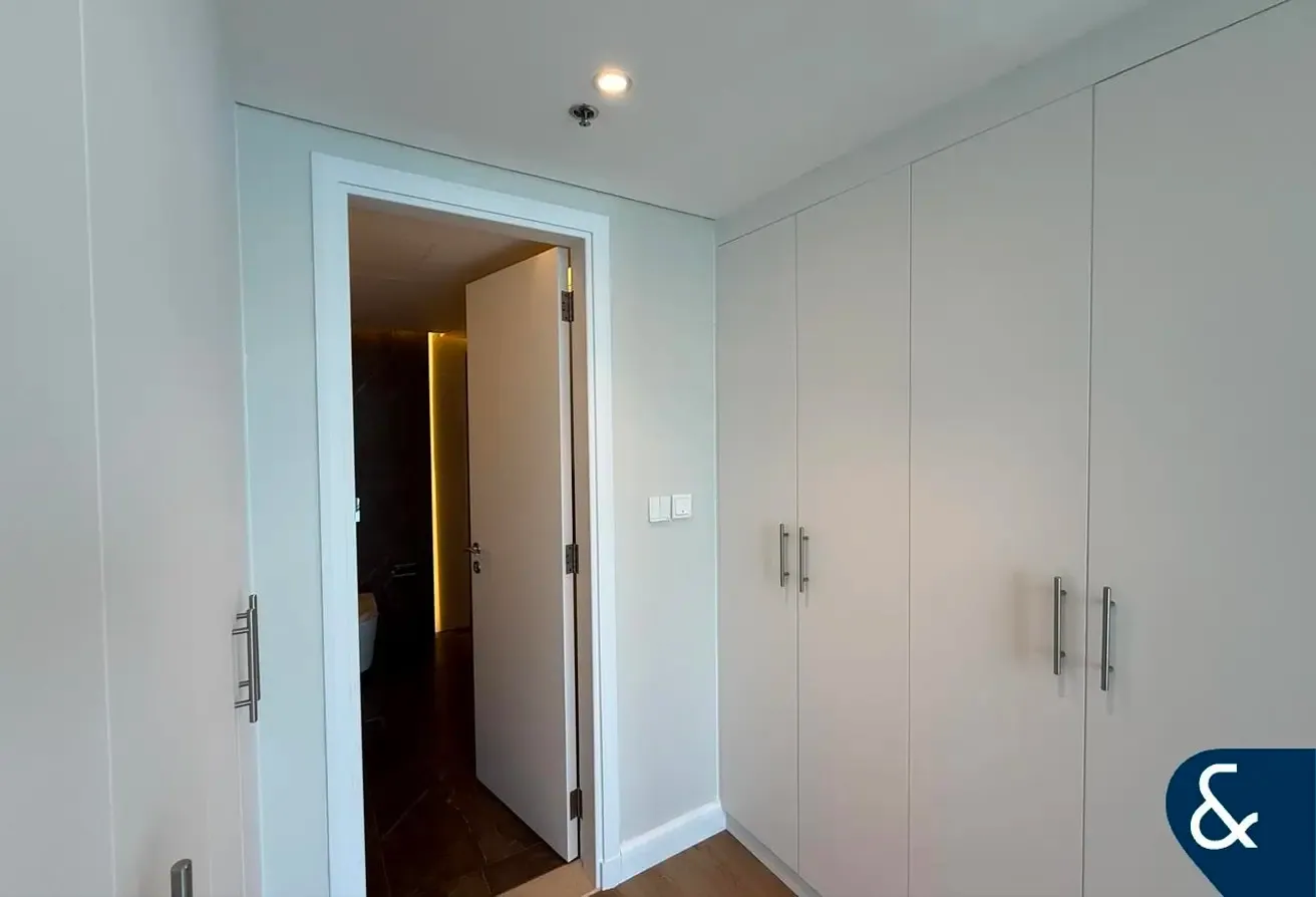 Beautifully Upgraded | Vacant Now | Balcony