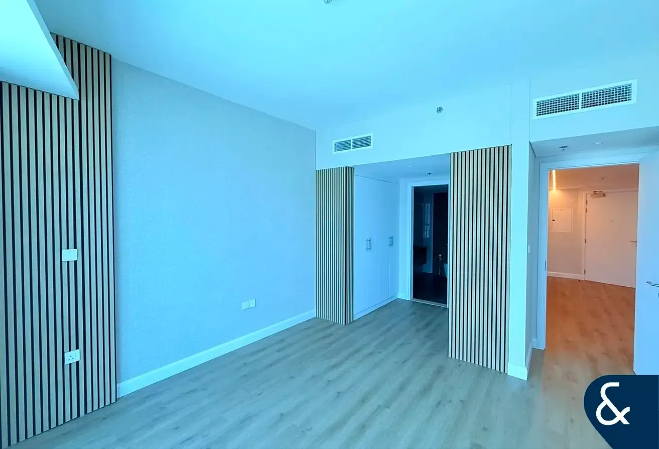 Beautifully Upgraded | Vacant Now | Balcony