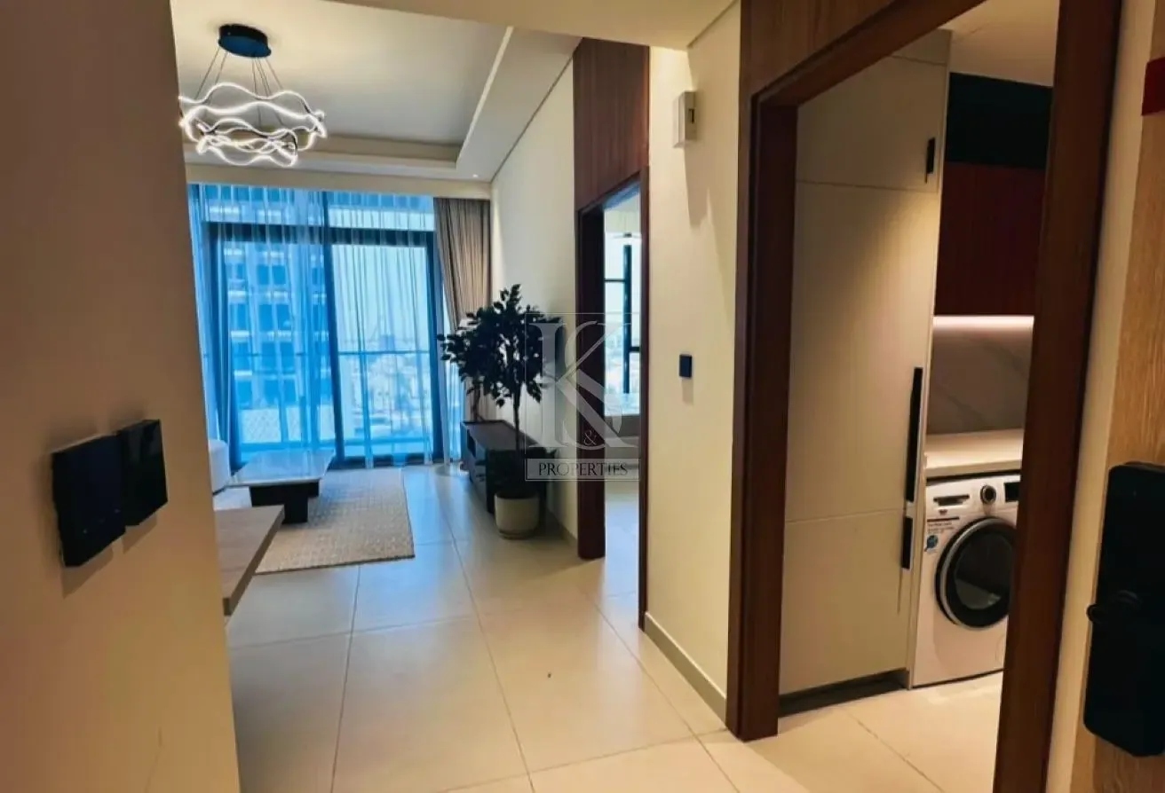 Bright and Spacious | High Quality Furnishes