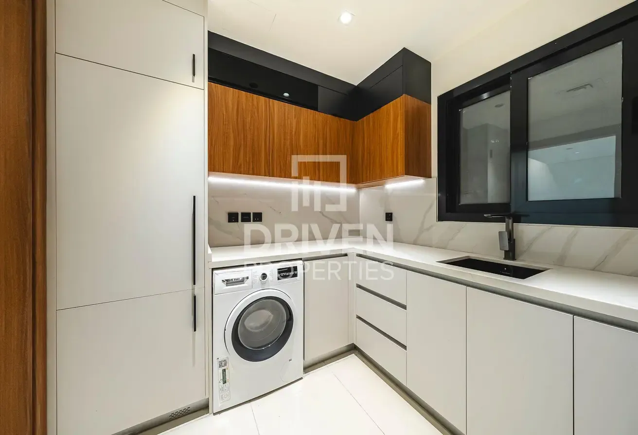 Fully Furnished | Brand New | Closed Kitchen