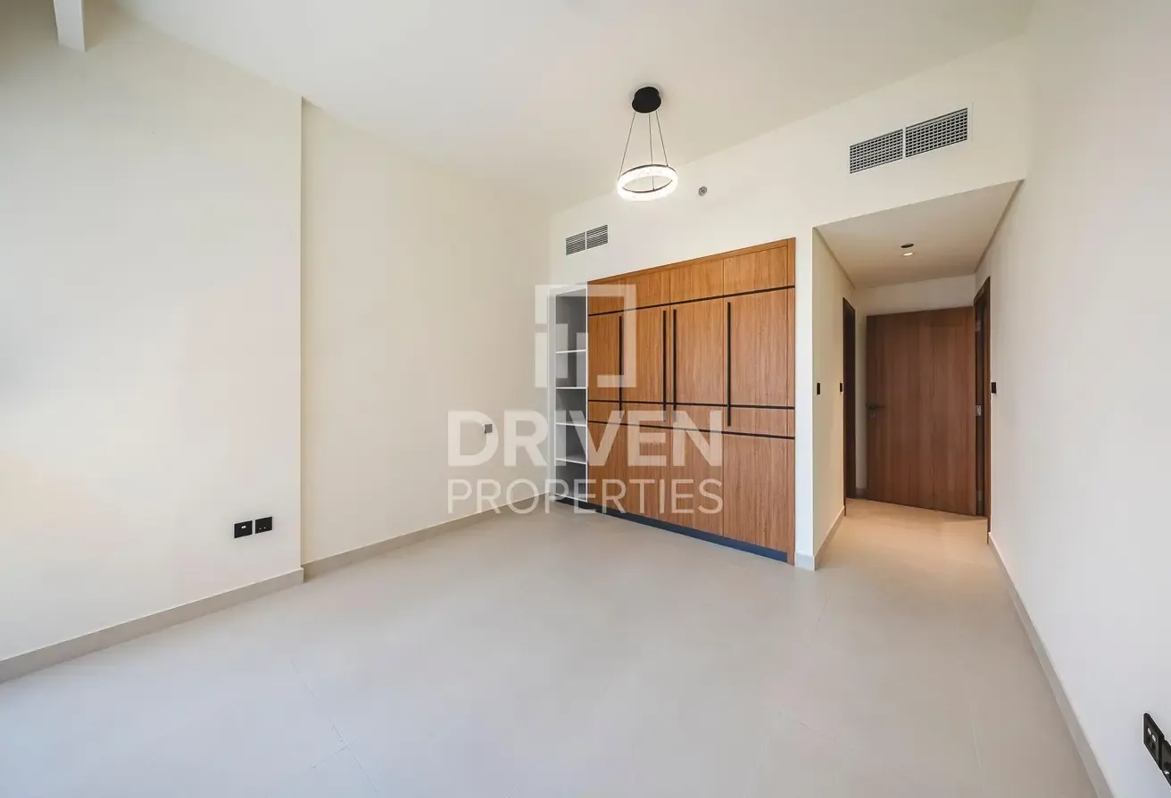 Fully Furnished | Brand New | Closed Kitchen