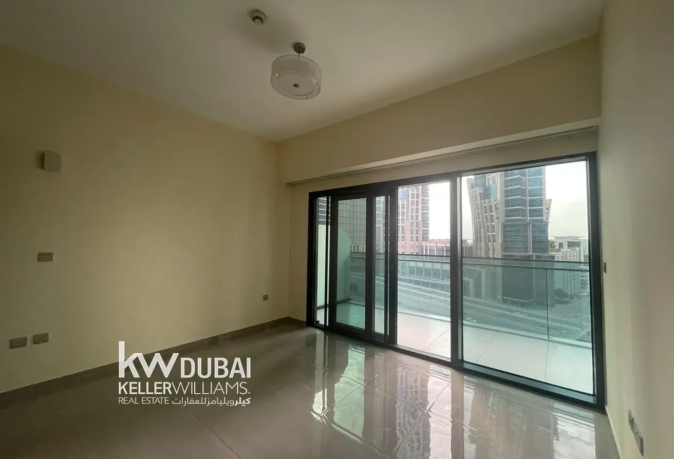 Vacant | Unfurnished | Canal view