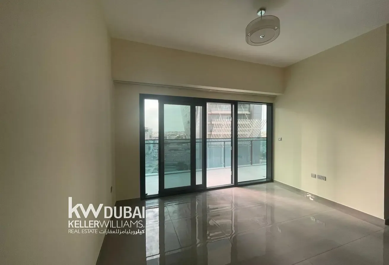 Vacant | Unfurnished | Canal view