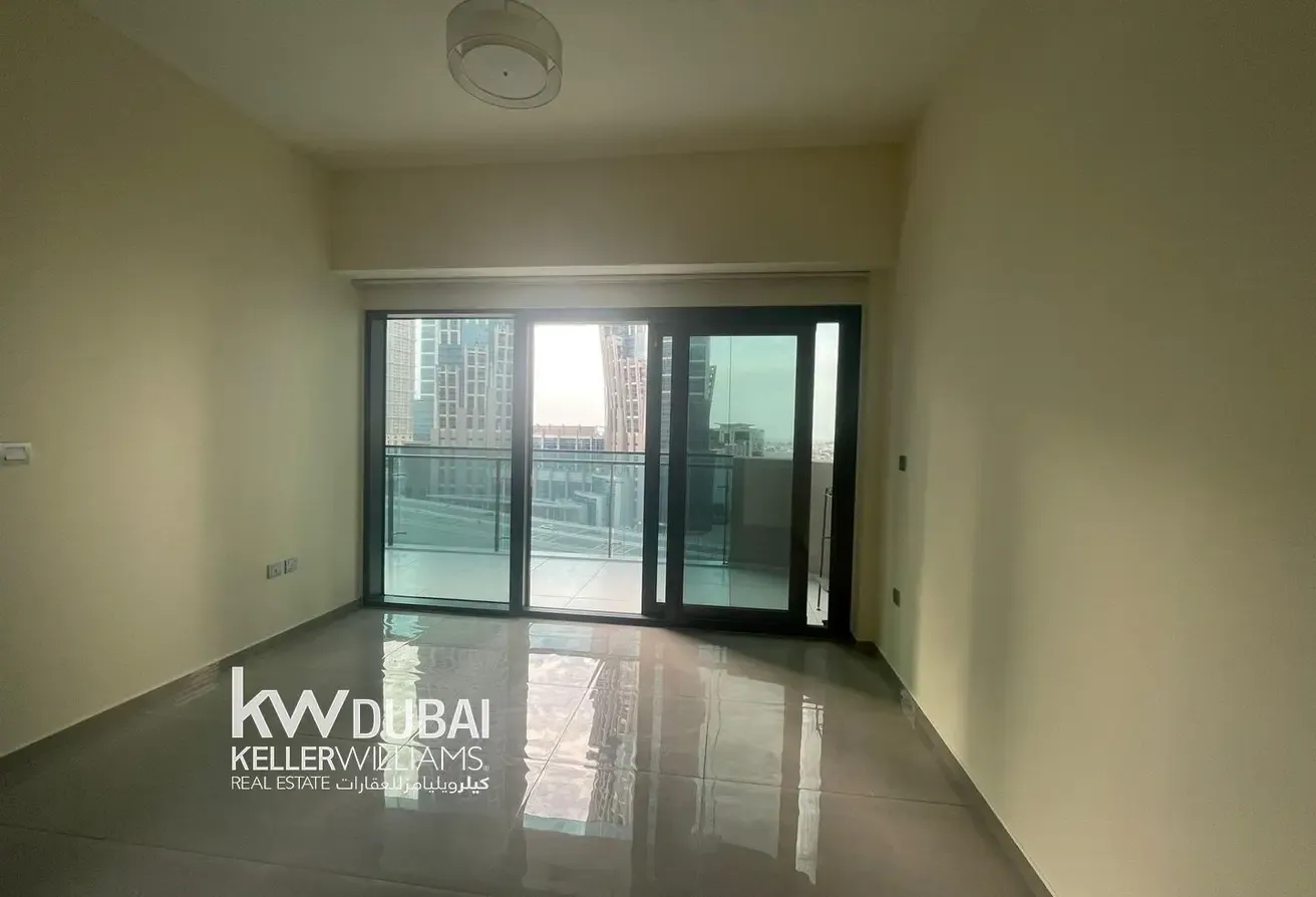 Vacant | Unfurnished | Canal view