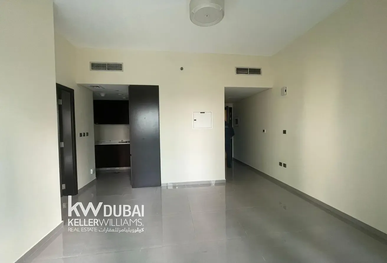 Vacant | Unfurnished | Canal view