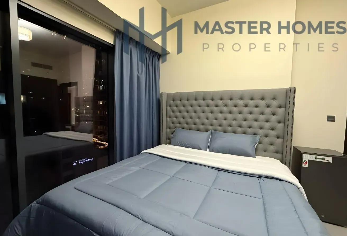 Corner unit | Near Metro | Canal view | Furnished
