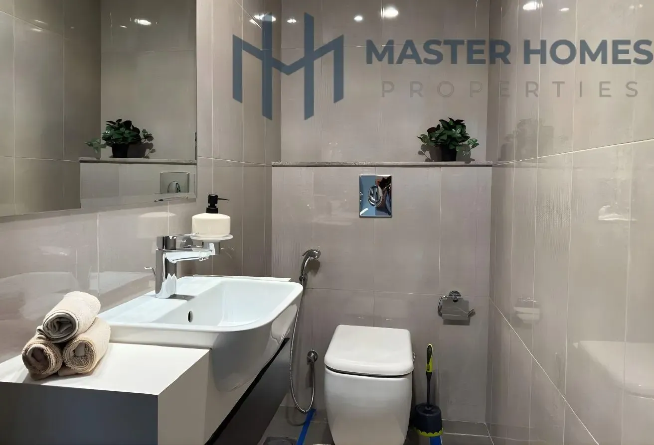 Corner unit | Near Metro | Canal view | Furnished