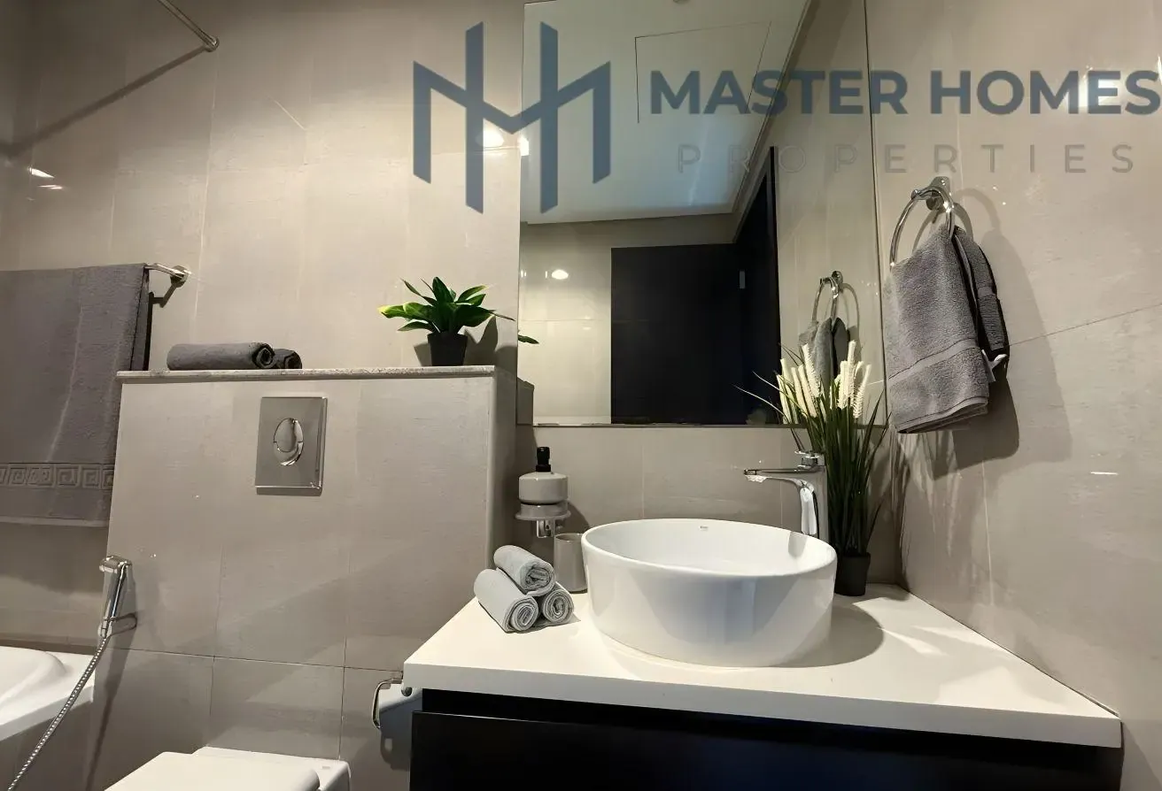 Corner unit | Near Metro | Canal view | Furnished