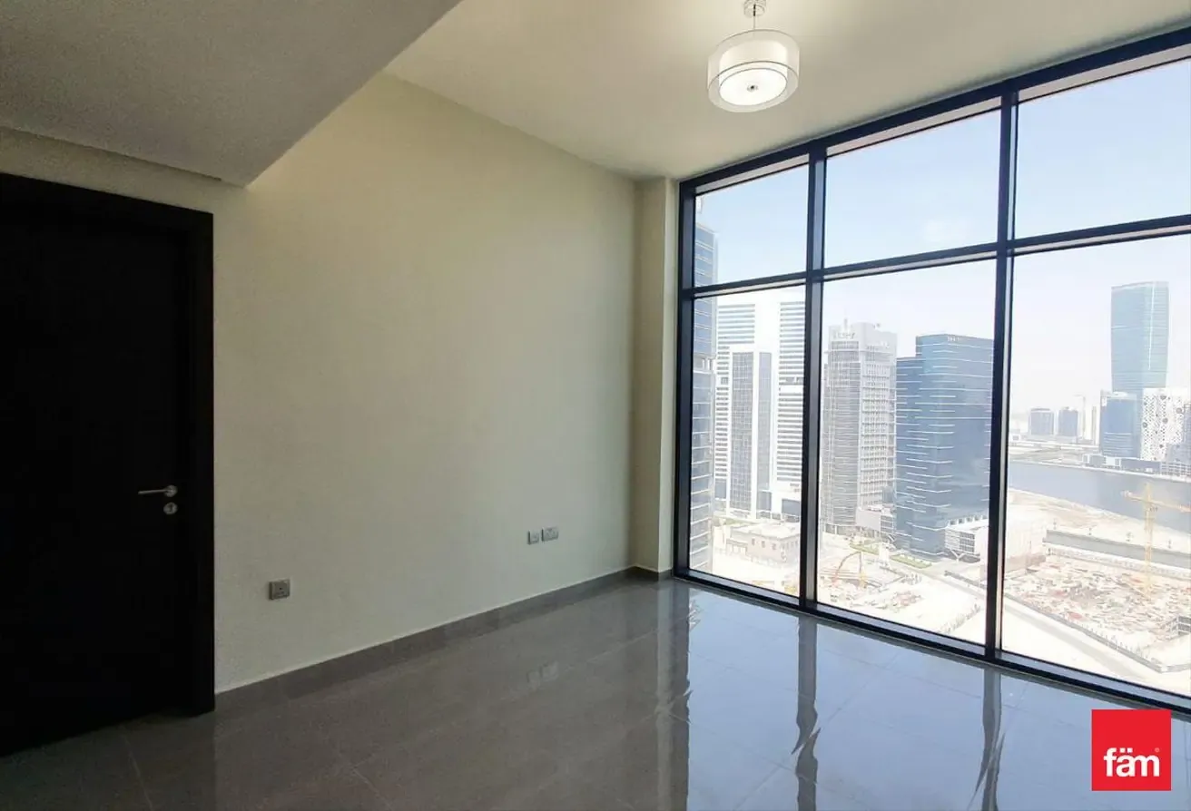 High Floor I SemiFurnished I Canal View