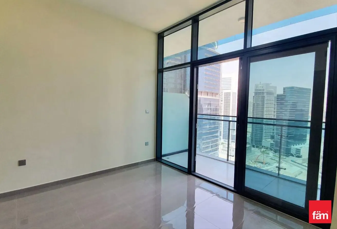 High Floor I SemiFurnished I Canal View