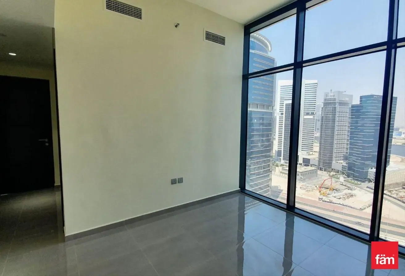 High Floor I SemiFurnished I Canal View