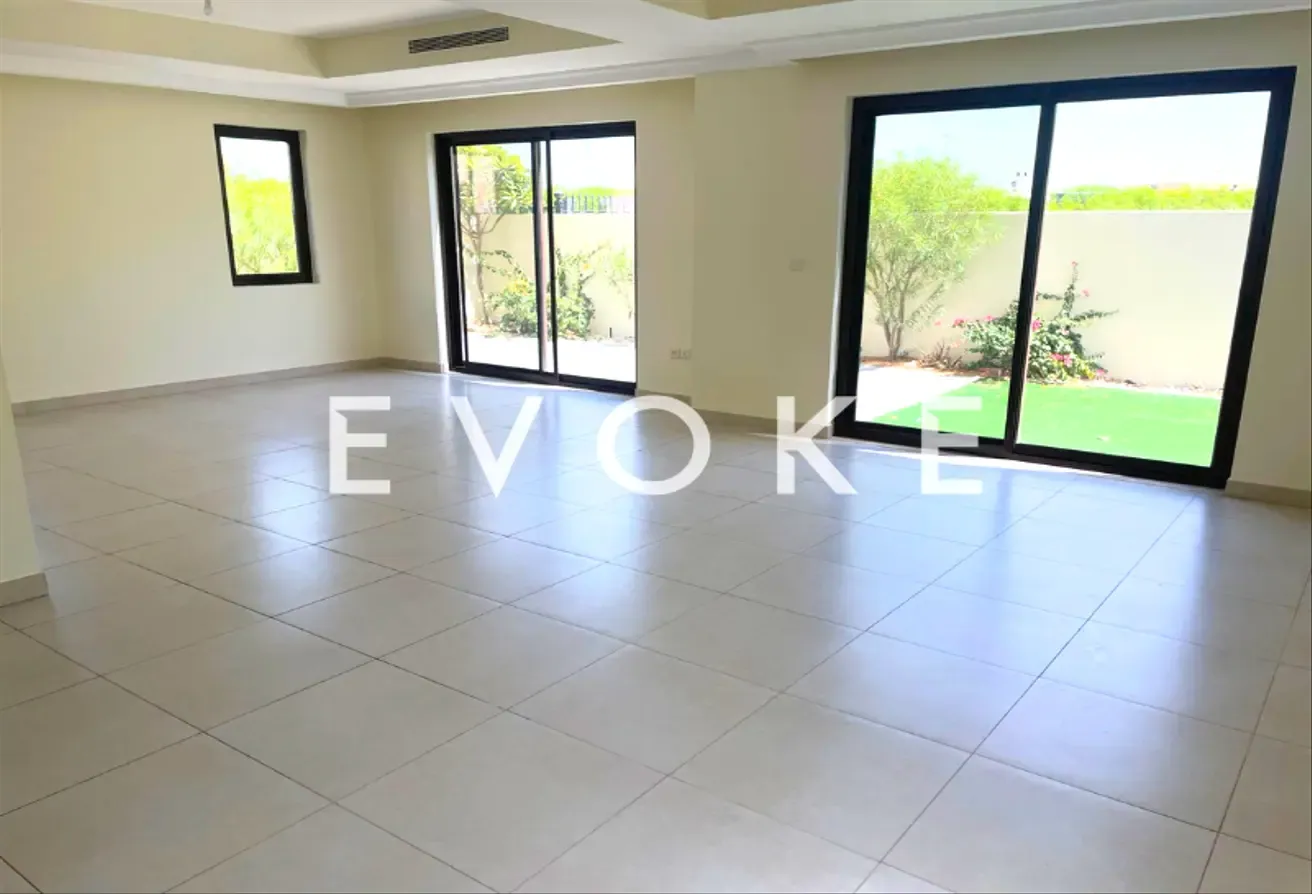 Exclusive 5-Bedroom Villa | Vacant | Huge Garden