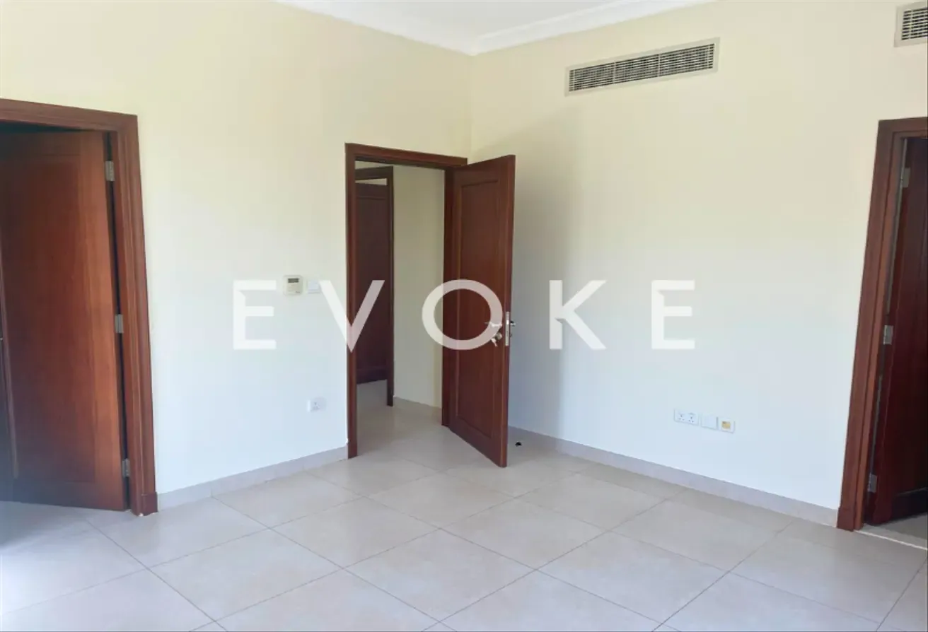 Exclusive 5-Bedroom Villa | Vacant | Huge Garden