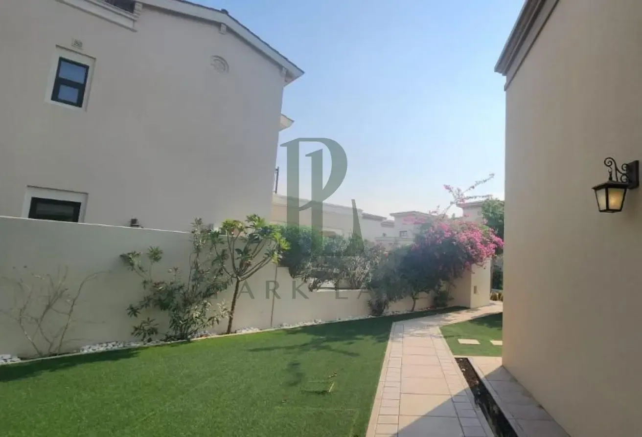 Large Plot | Family Community | Landscaped