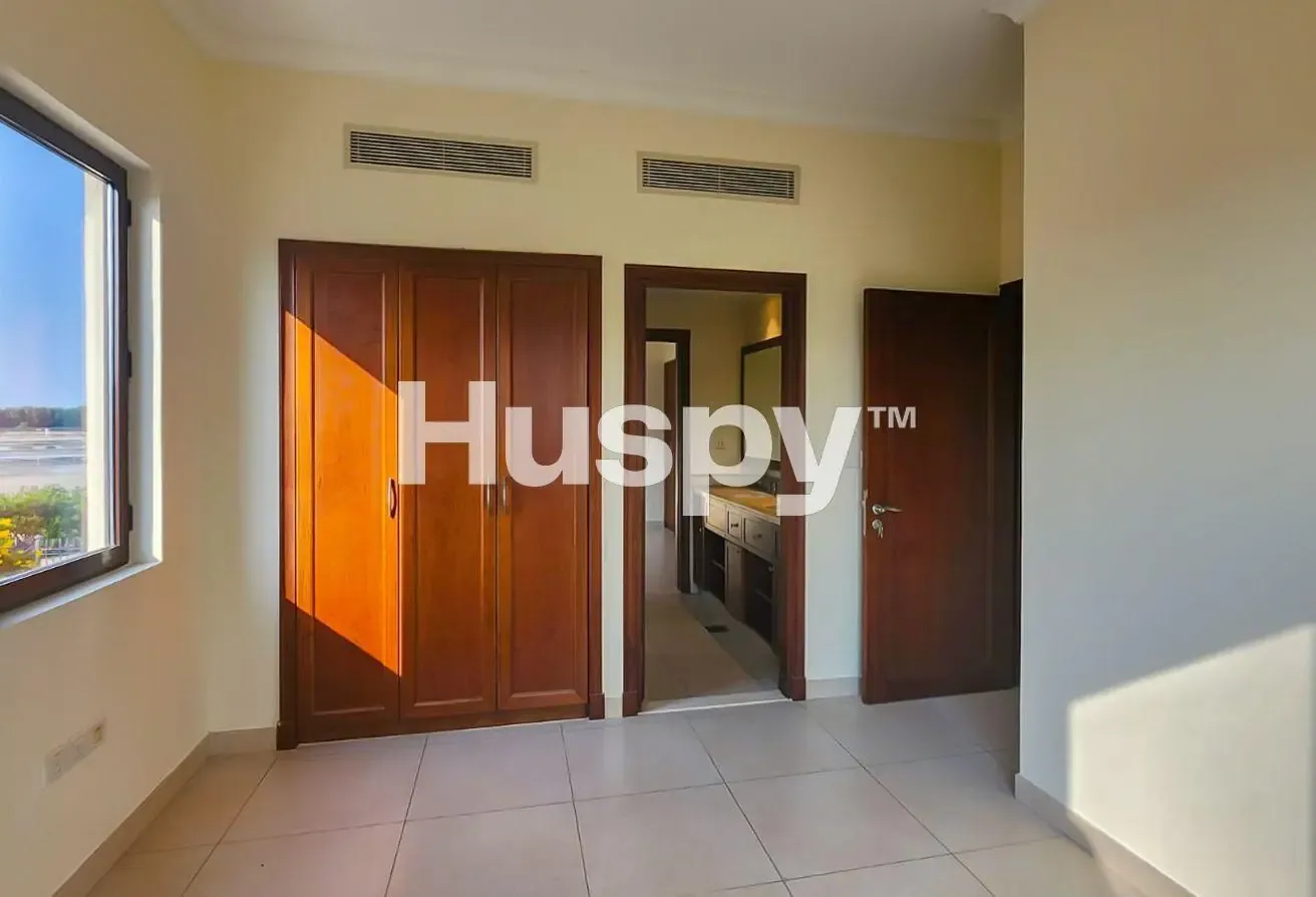 Single Row | Vacant Now | Close to Park