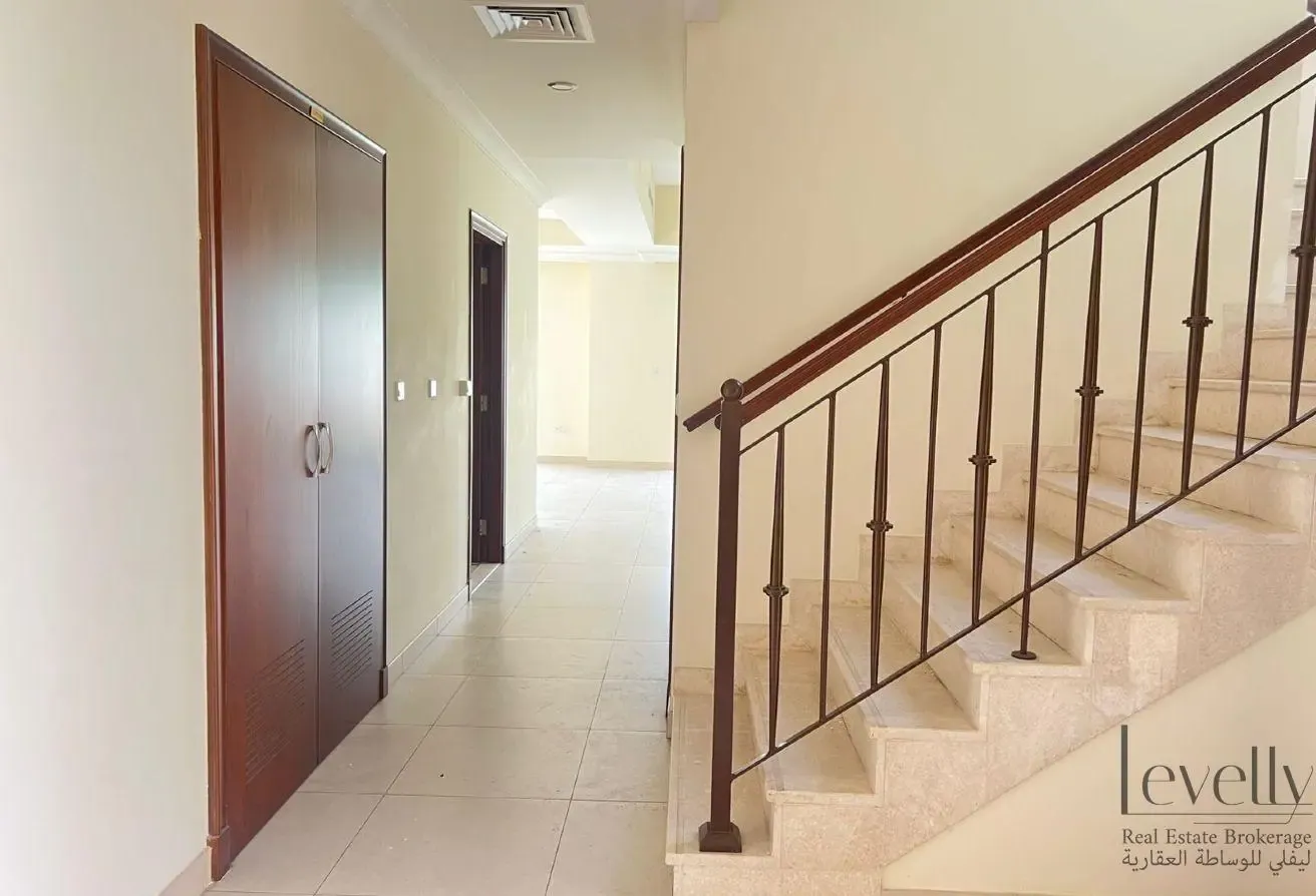 HUGE PLOT | CORNER VILLA | CLOSE TO POOL AND PARK