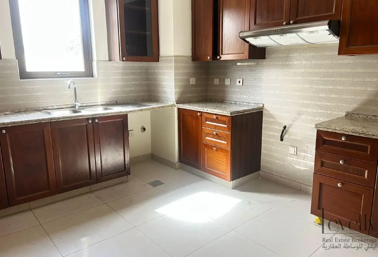 HUGE PLOT | CORNER VILLA | CLOSE TO POOL AND PARK