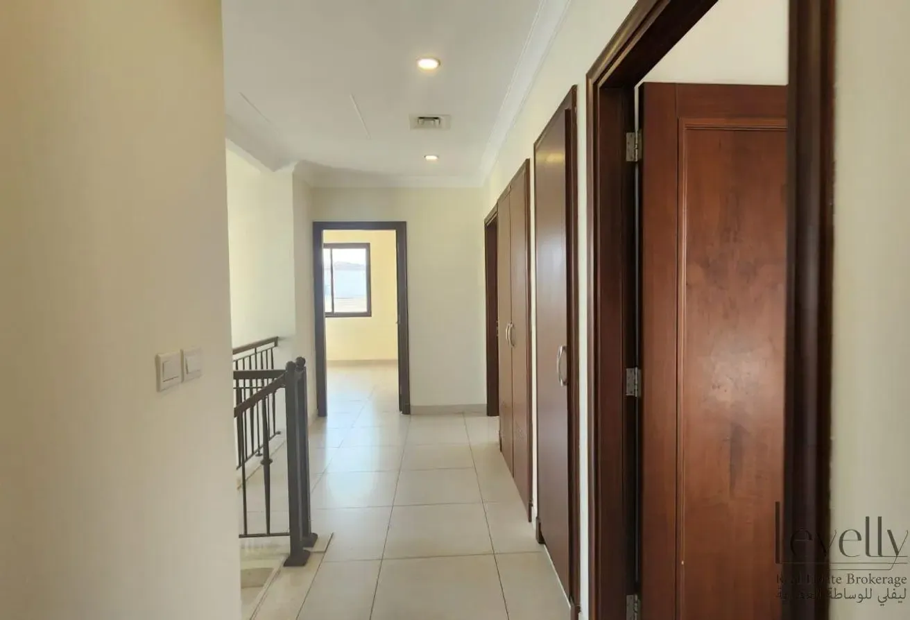 HUGE PLOT | CORNER VILLA | CLOSE TO POOL AND PARK