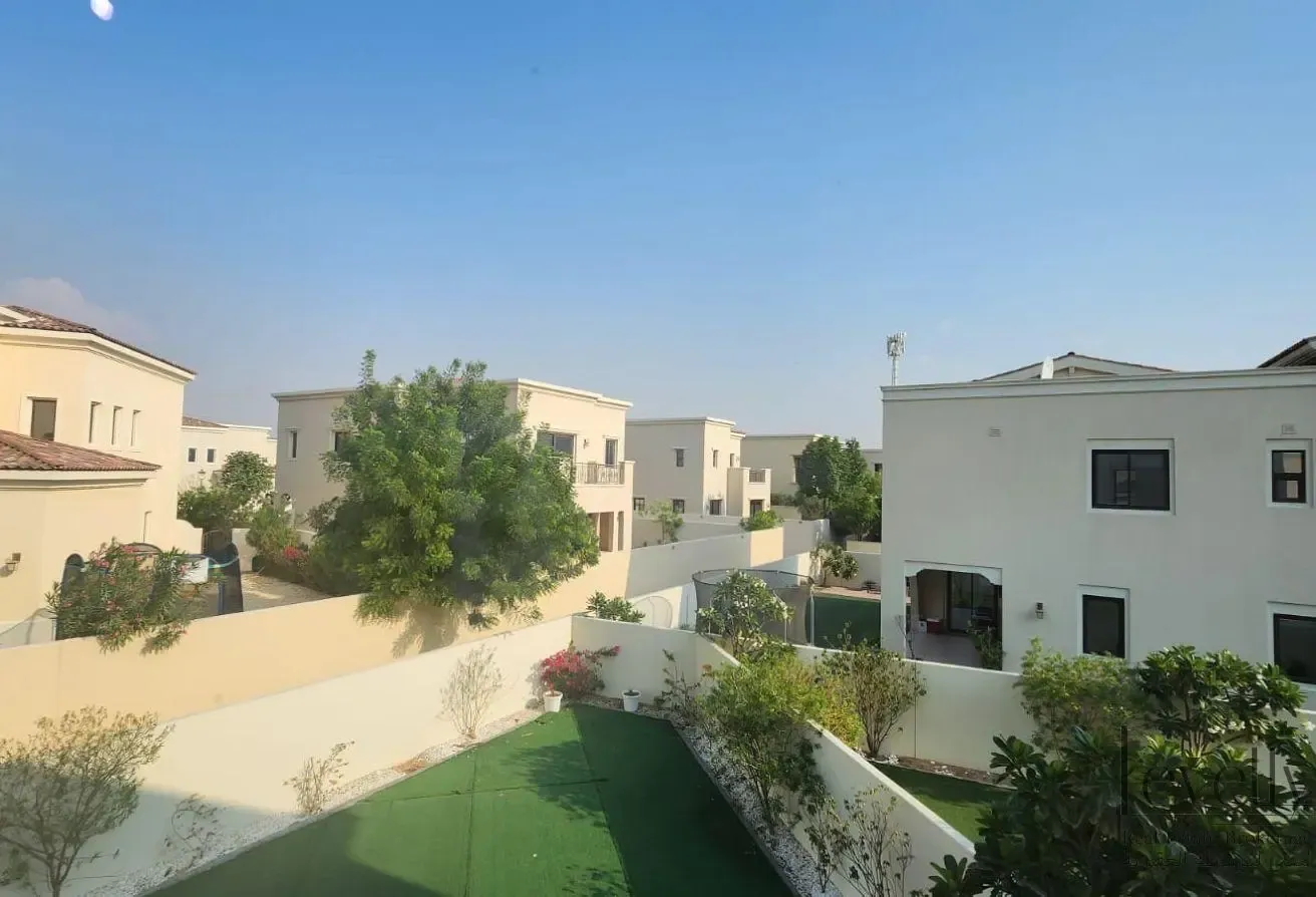 HUGE PLOT | CORNER VILLA | CLOSE TO POOL AND PARK