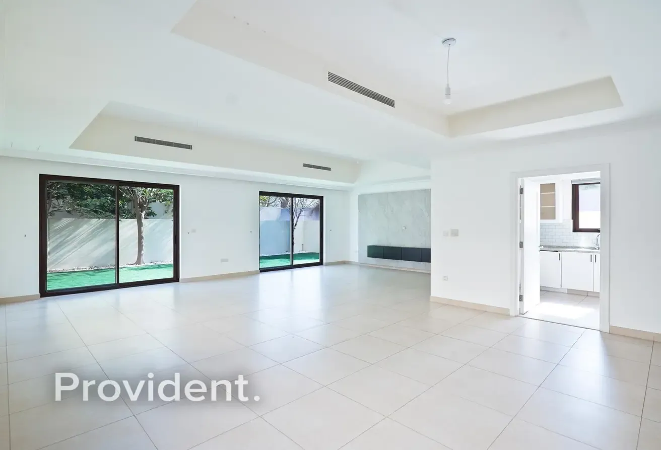 Modern Finish | Single Row | Prime Location