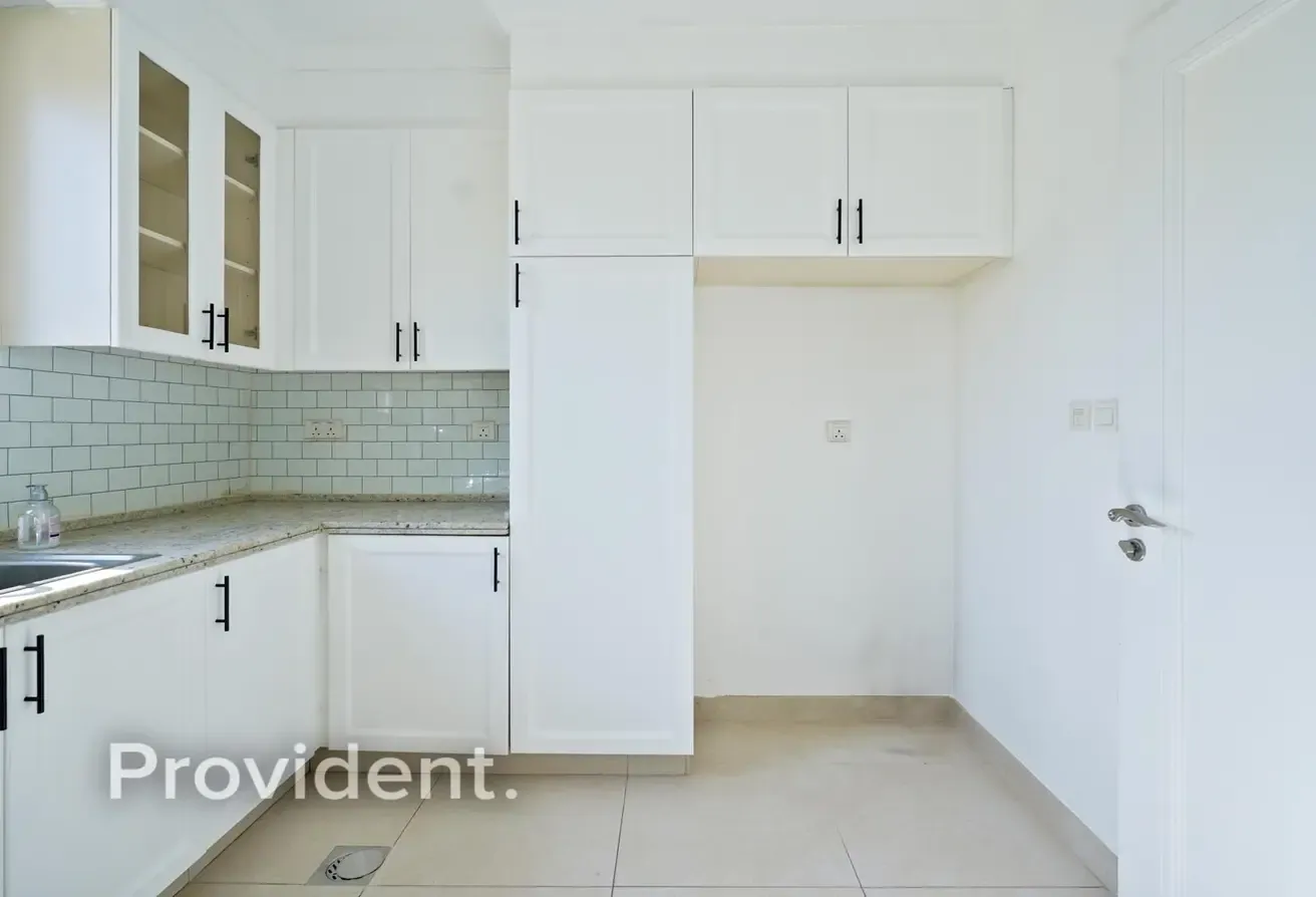 Modern Finish | Single Row | Prime Location