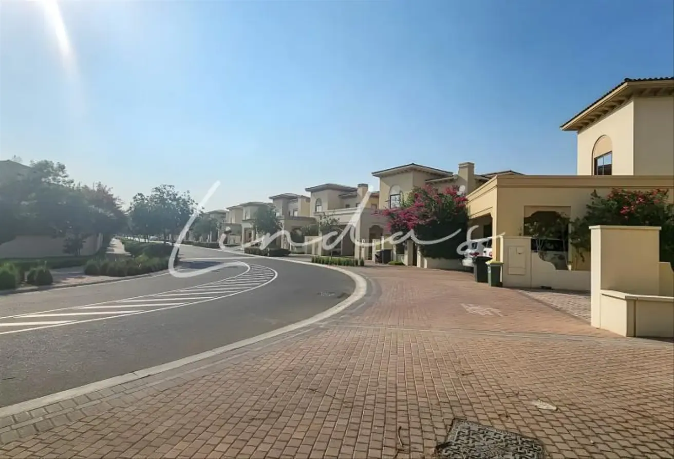 Spacious  | Landscaped Garden | Family Community