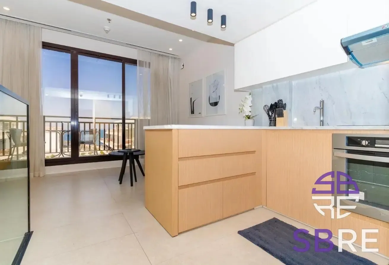 Middle Floor | Modern Living | Palm View