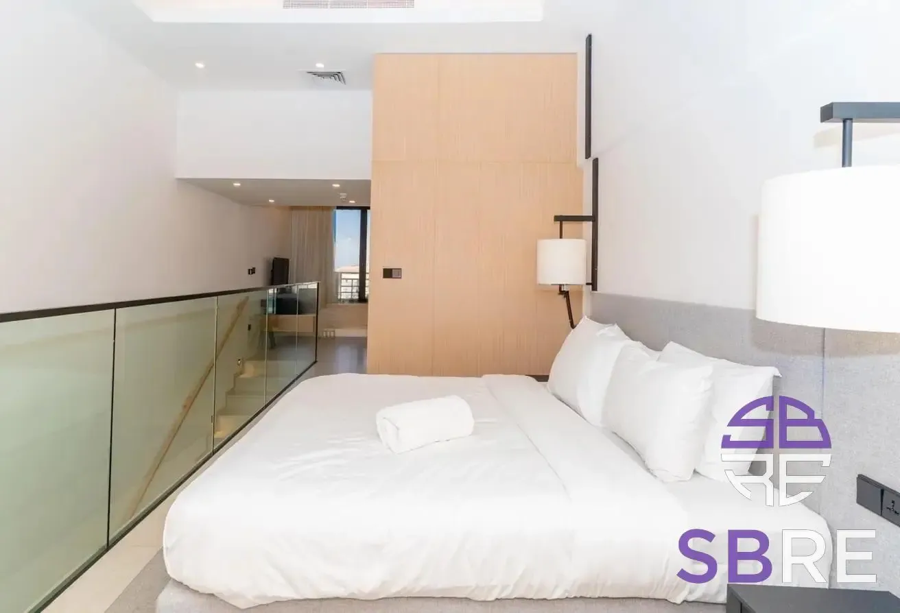 Middle Floor | Modern Living | Palm View
