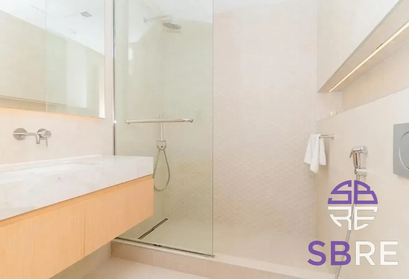 Middle Floor | Modern Living | Palm View