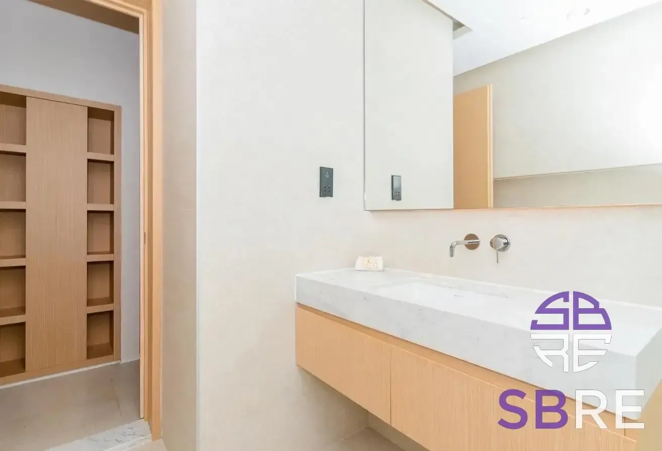 Middle Floor | Modern Living | Palm View