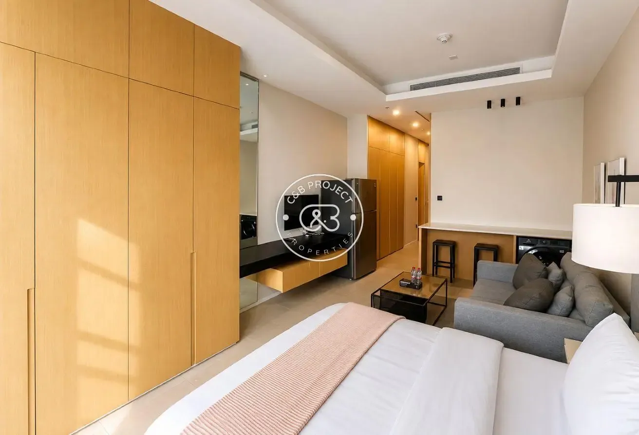 Vacant | Fully Furnished | Access to Beach