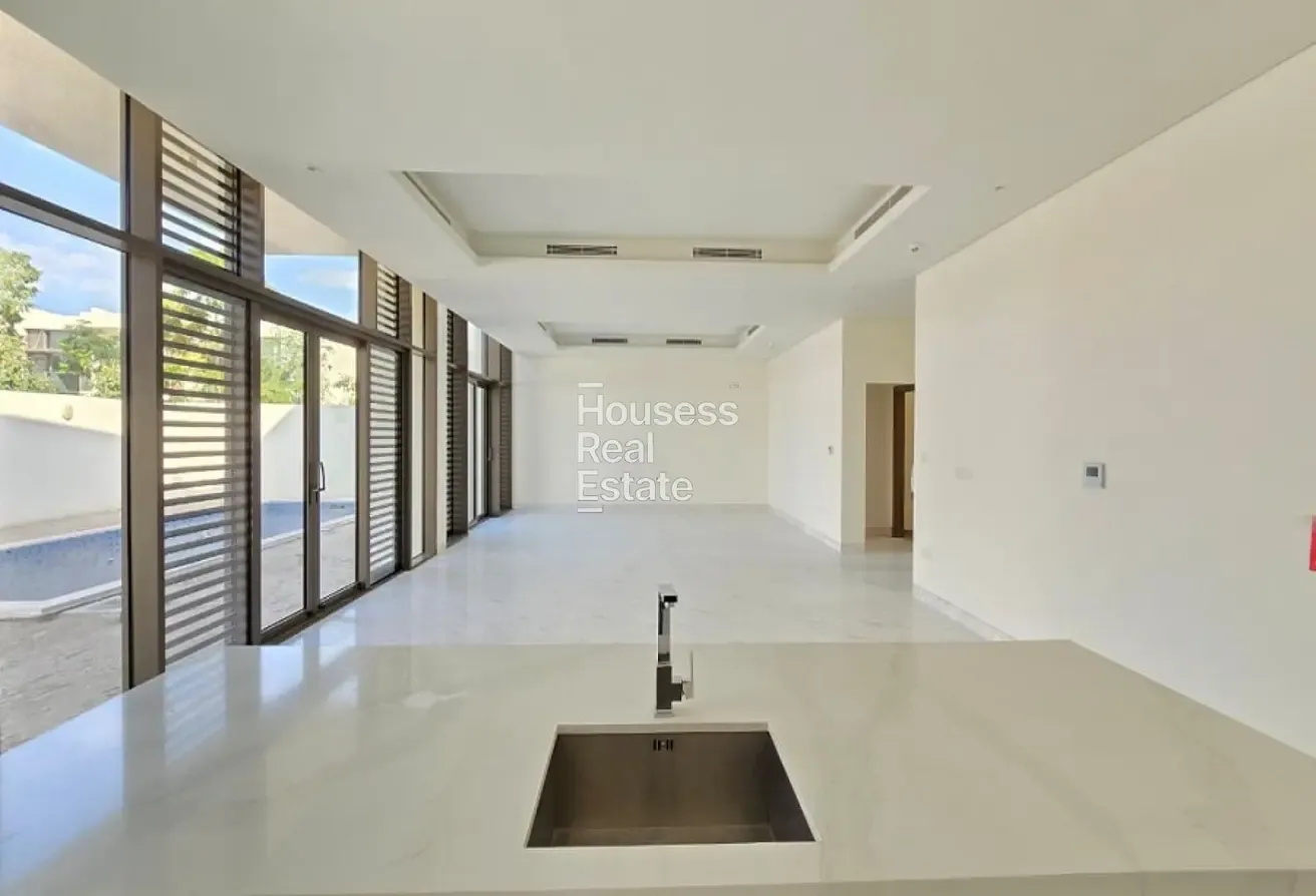 Large Plot | Single Row | Walk to lagoon
