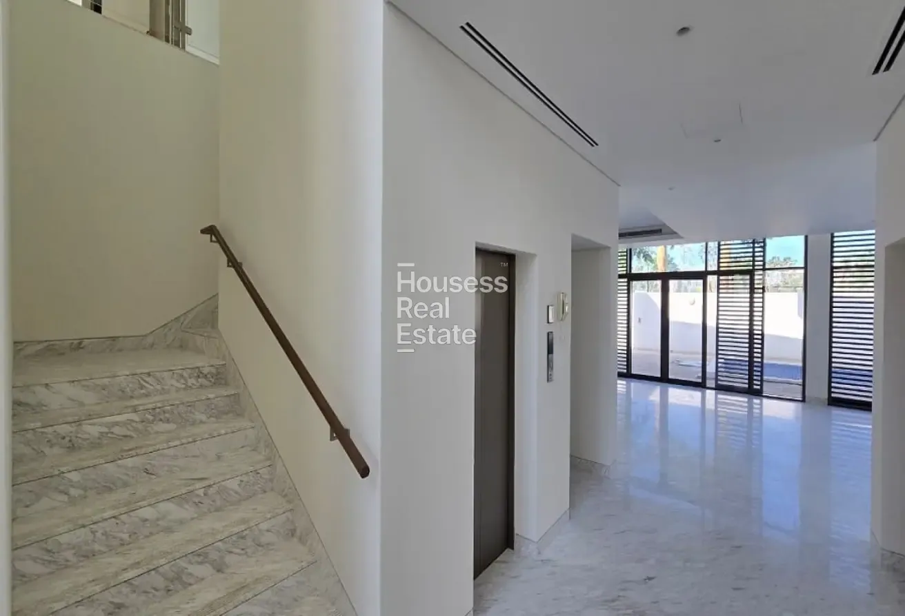 Large Plot | Single Row | Walk to lagoon